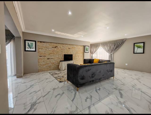 3 BEDROOM HOUSE FOR SALE IN THREE RIVERS EAST